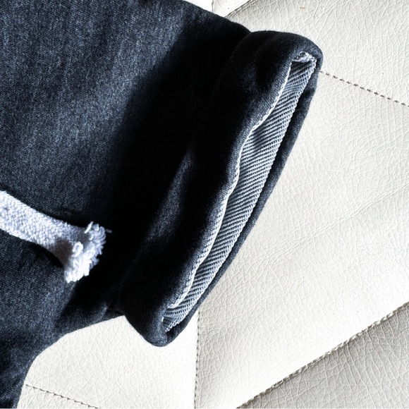 Temu • Shorts - Picture 2 of 4